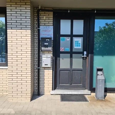 Gent-merelbeke Self Check-in Service Gæstehus 2*